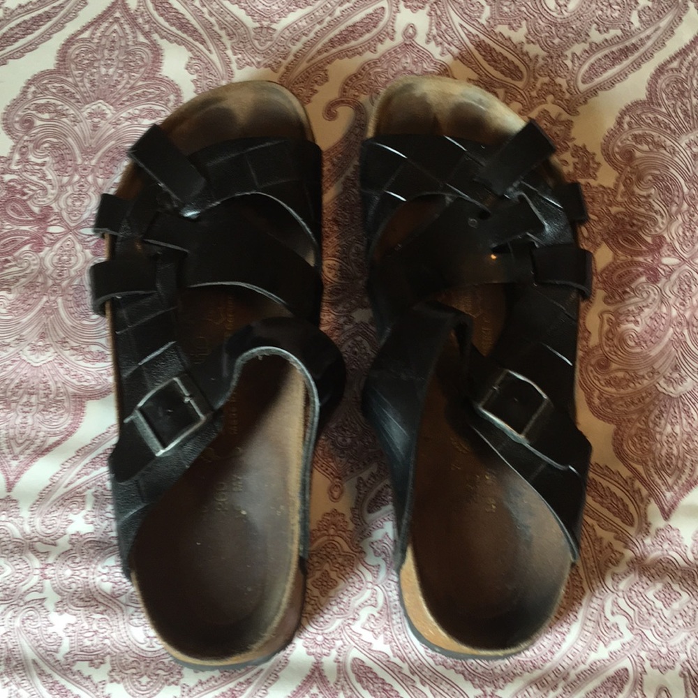 Black papillon Birkenstock’s